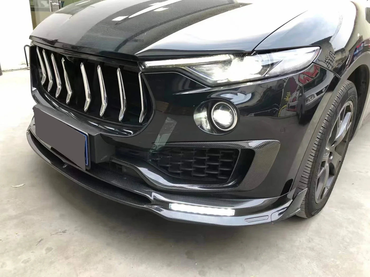 2017–2023 Maserati Levante Dry Carbon Fiber SD-Style Lower Grille Bezel