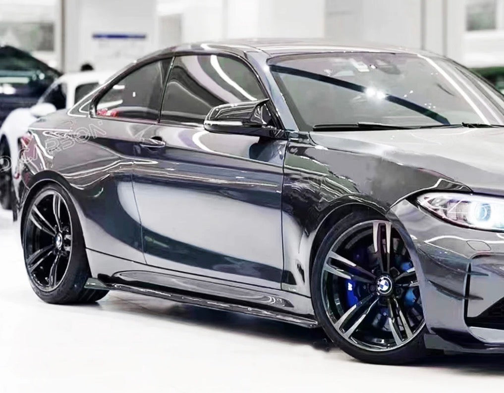2023+ BMW G87 M2 – LP Style Carbon Fiber Side Skirts