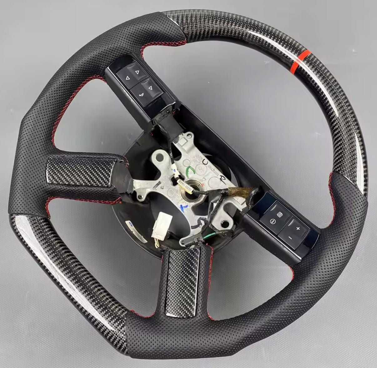 2005–2010 Dodge Charger / Dodge Magnum / Chrysler 300 – Custom Steering Wheel