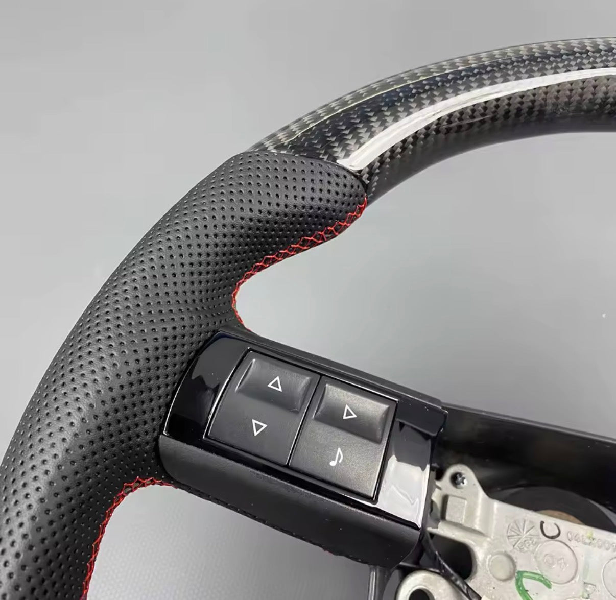 2005–2010 Dodge Charger / Dodge Magnum / Chrysler 300 – Custom Steering Wheel