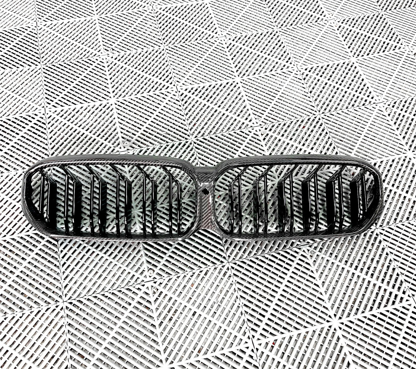 2021+ BMW F90 M5 / G30 5 Series – Carbon Fiber Front Grill (LCI)