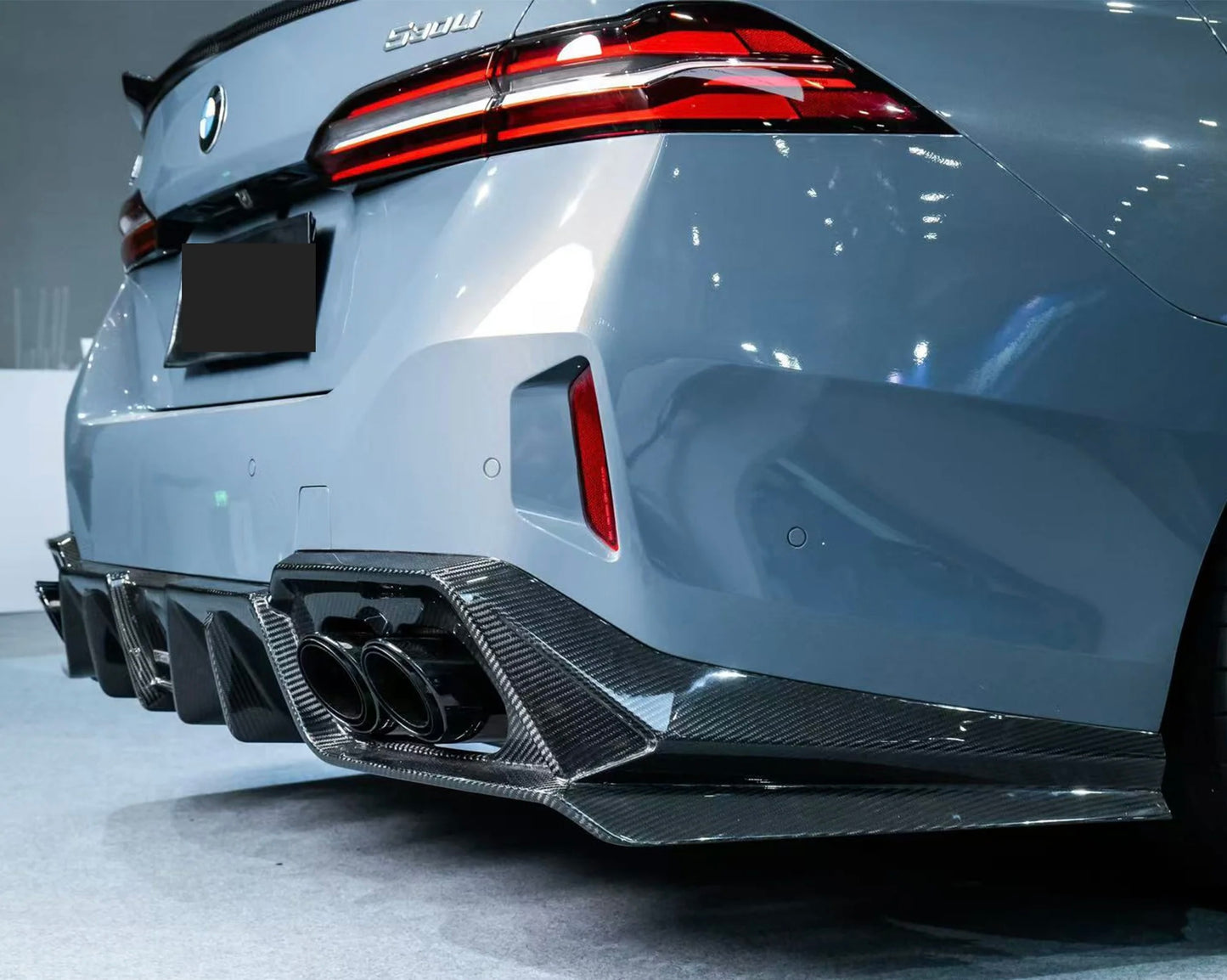 2024+ BMW 5 Series G68 Dry Carbon Fiber Rear Diffuser