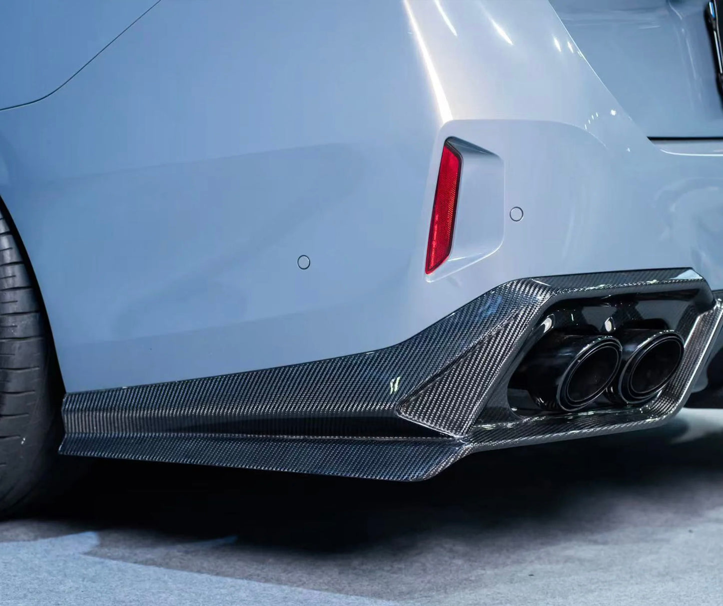2024+ BMW 5 Series G68 Dry Carbon Fiber Rear Diffuser