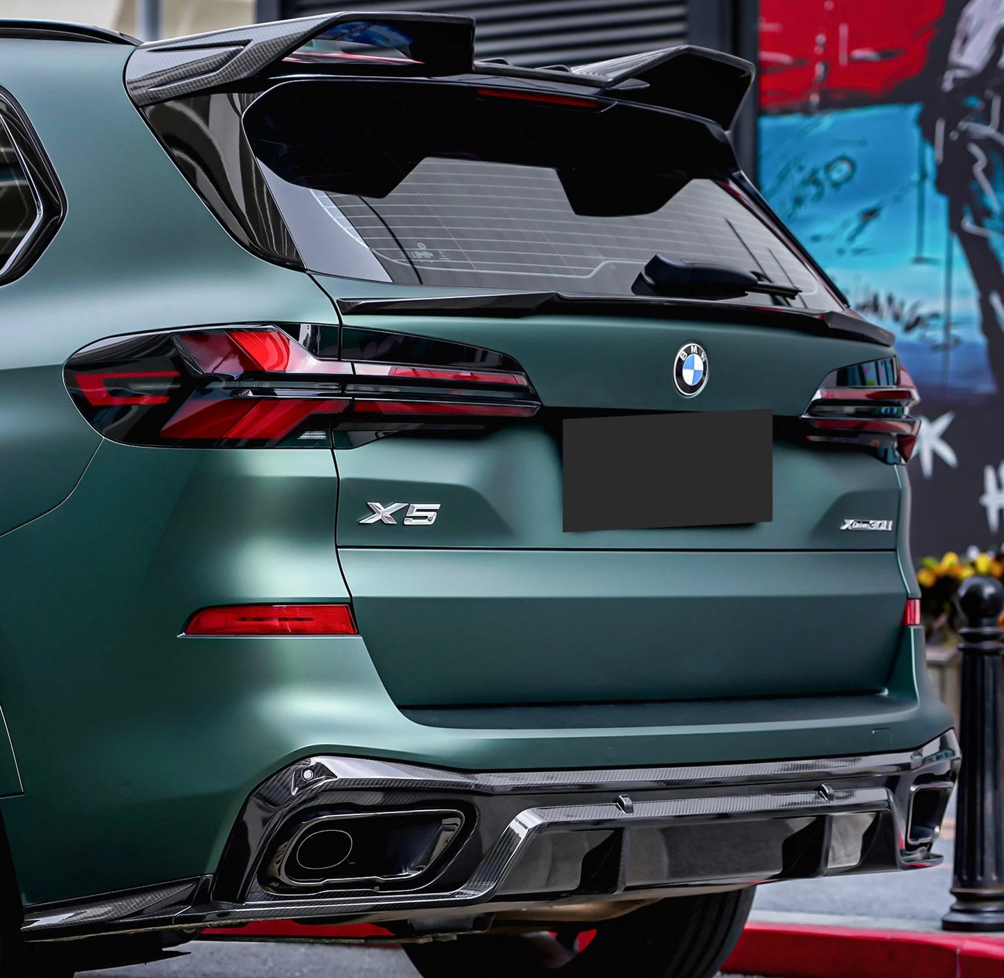 2024+ BMW X5 G05 LCI Dry Carbon Fiber Rear Diffuser