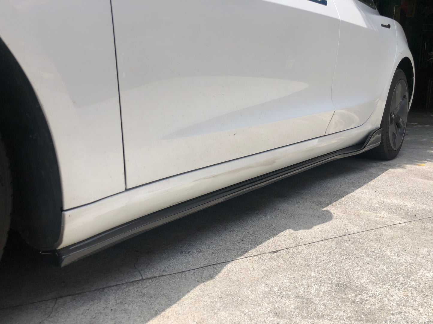 2017+ Tesla Model 3 R1 Style Carbon Fiber Side Skirts