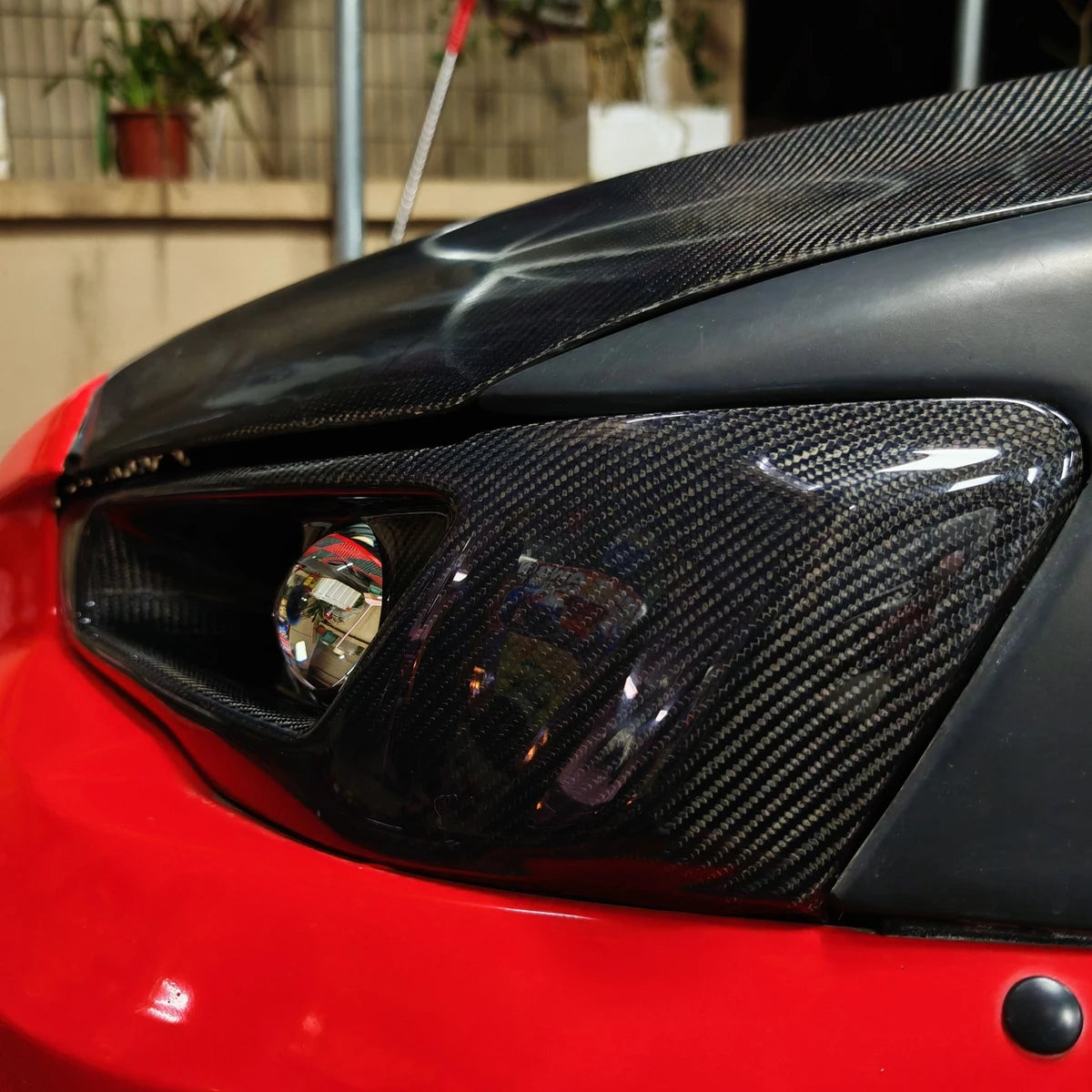 Mitsubishi EVO 10 Carbon Fiber Left Headlight (Ducted)